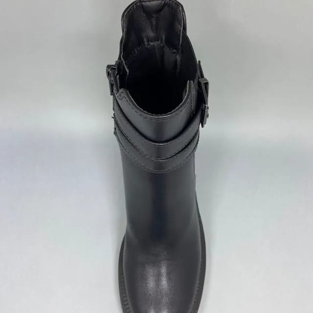 Bota feminina de inverno preta 8